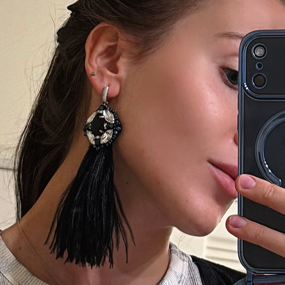 NEW Luxury Feather Earrings Black Silver Rhinestones Limited Chrystal Drop